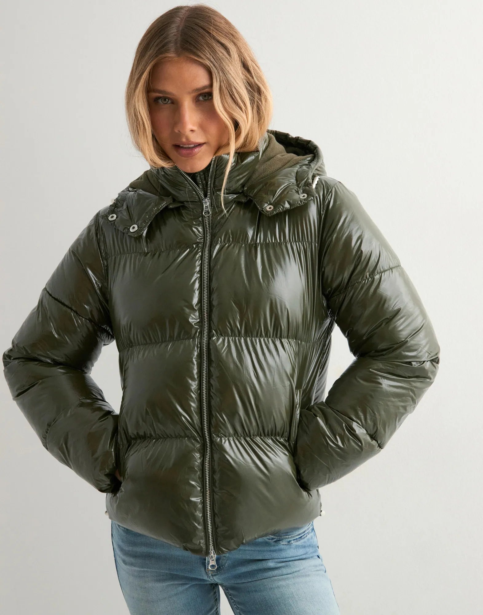 Noemi Puffer Jacke mit Kapuze