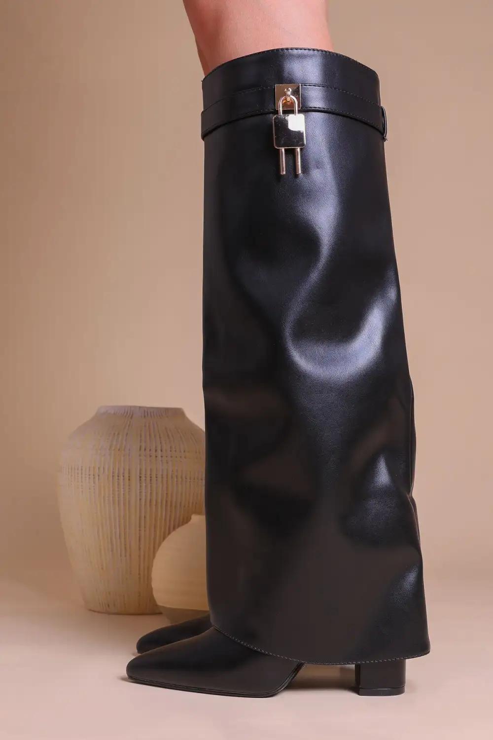 Isalie Boots mit Schloss detail