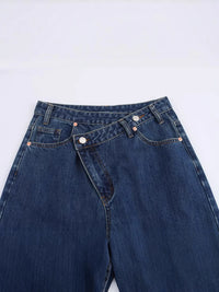 Wide-Leg Jeans mit schrägem Schnitt